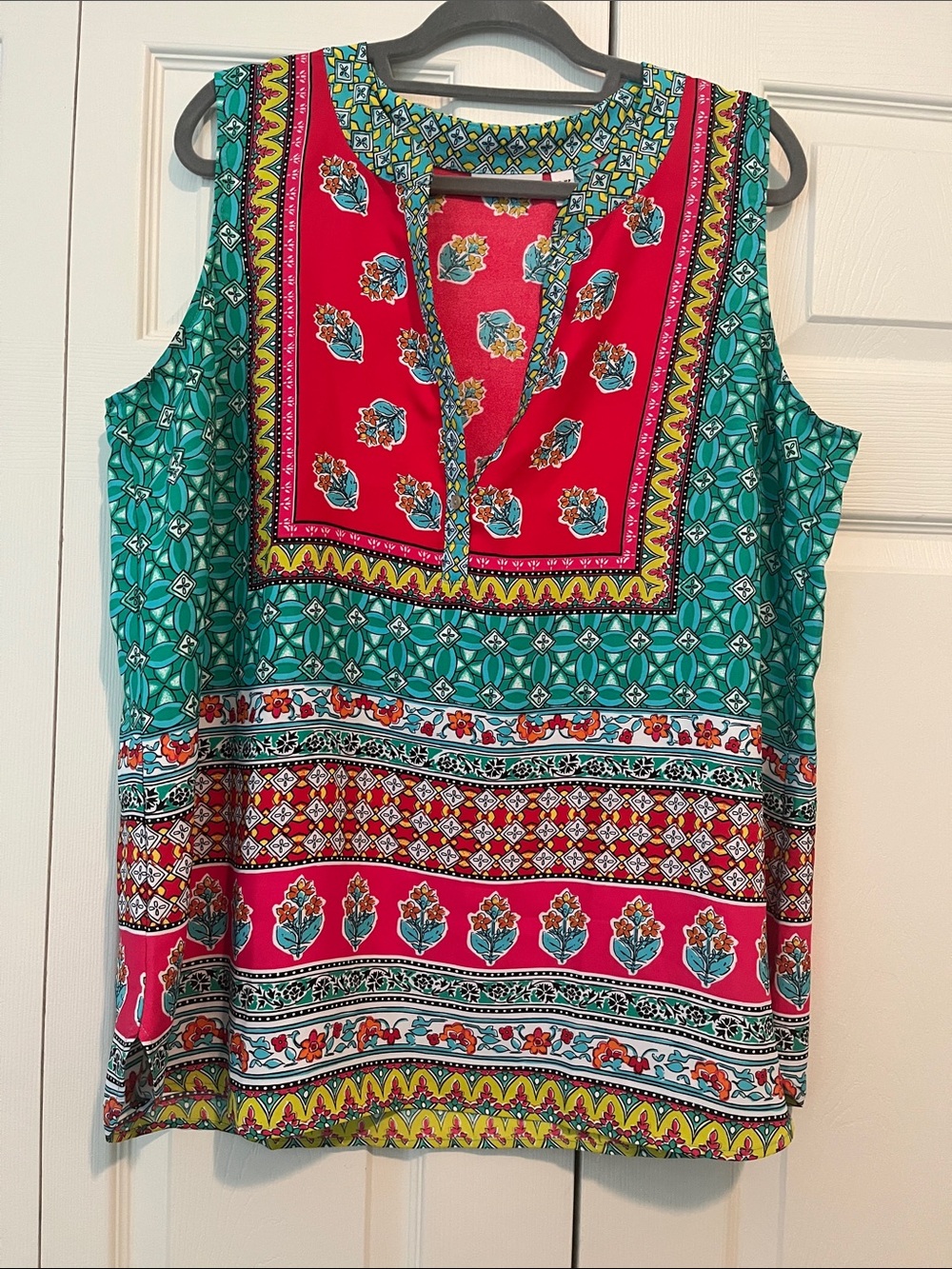 Sleeveless Printed Split-Neck Top in Teal & Pink
